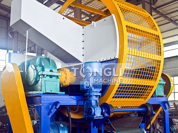 輪胎撕碎機(jī)-3.jpg 輪胎撕碎機(jī)-3.jpg